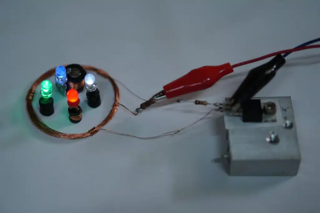 How to Make Wireless LED Light: Full Process with Circuit Diagram